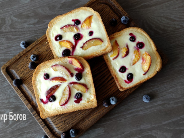 Вкусные тосты с ягодами и фруктами на завтрак!
