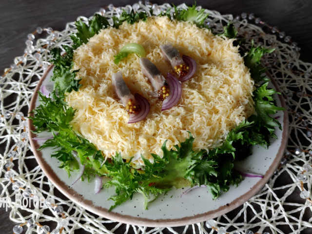 Салат «Север» на праздничный стол. Готовим вкусный слоеный салат с селедкой!